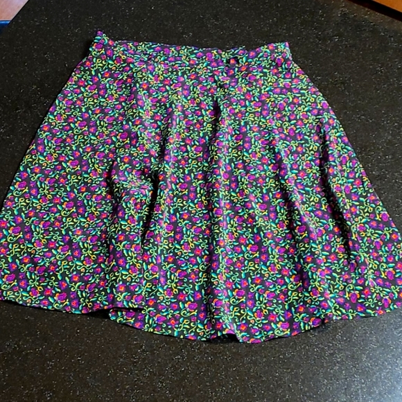 Amanda Smith Silk Skirt - Picture 2 of 7